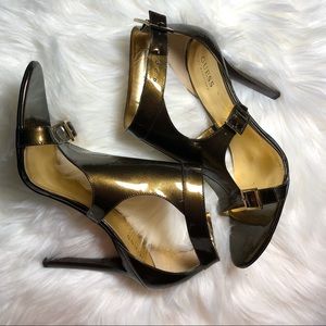 Guess Bronze Patent Metallic Sandals. NWOT